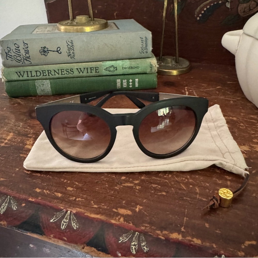Tory Burch Black Round Gradient Sunglasses